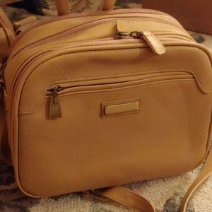👛Tan crossbody/shoulder purse 👛